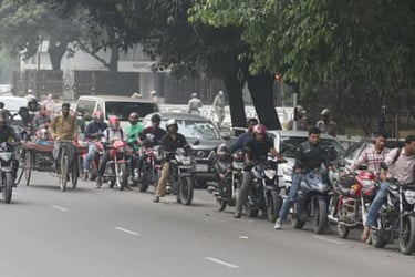 পর্যাপ্ত তেল পাবে গণপরিবহন, উঠে যাচ্ছে রেশনিং পদ্ধতি