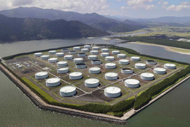 ইরান যুদ্ধের প্রভাবে জ্বালানি সঙ্কটের শঙ্কায় তেলের মজুদ ছাড়ছে জাপান