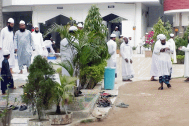 যশোরে এক মসজিদেই ইতিকাফে বসেছেন ৯ দেশের ১৬০০ মুসল্লি