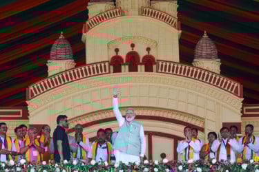 ভোটের আগে পশ্চিমবঙ্গে মোদির কড়া বার্তা