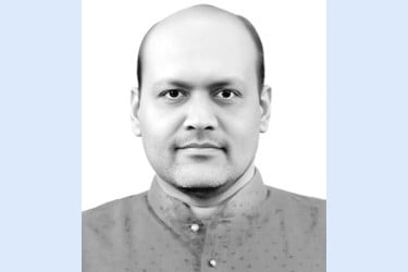 রহস্যময় পুকুর দিয়ে শুরু