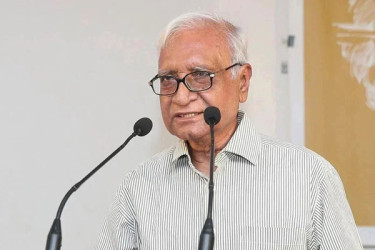 সংবাদপত্র ঢেউয়ের পক্ষে দাঁড়াবে