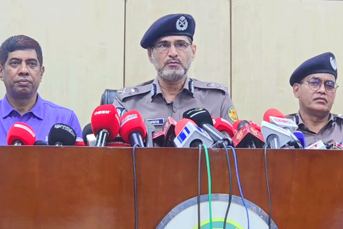 ঢাকায় আত্মীয়স্বজন না থাকলে অর্থ-স্বর্ণালংকার থানায়ও রাখা যেতে পারে: ডিএমপি