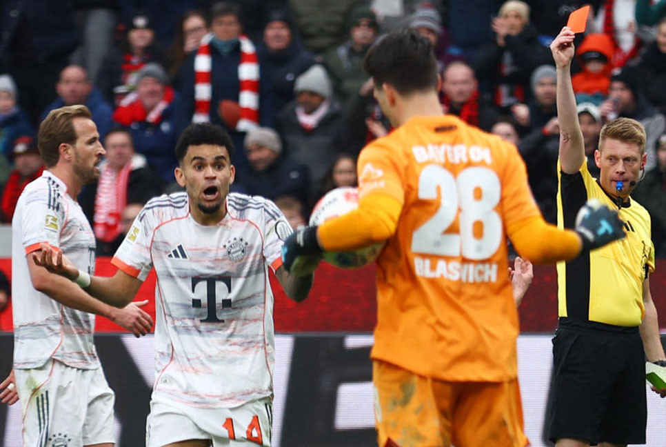 দিয়াসকে লাল কার্ড, ভুল স্বীকার রেফারির