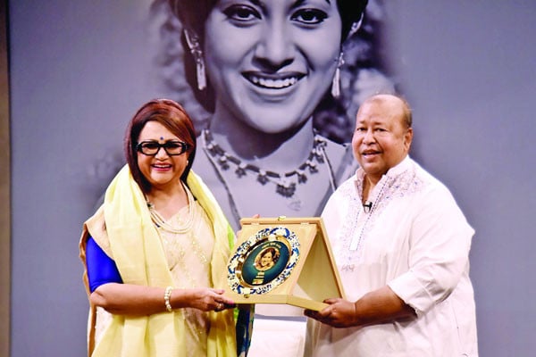 একুশে পদকপ্রাপ্ত ববিতাকে চ্যানেল আইয়ের সংবর্ধনা