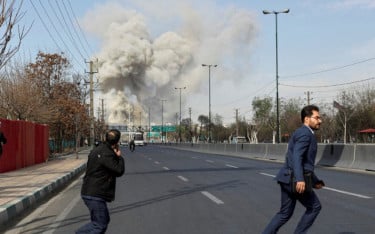 ইসরায়েলের বিভিন্ন শহরে হামলা, বাহরাইনে বড় বিস্ফোরণ