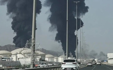 মার্কিনীদের মধ্যপ্রাচ্য ছাড়ার আহ্বান, হরমুজ রক্ষায় মিত্রদের সাহায্য চাইলেন ট্রাম্প