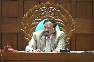 সংসদে দেখে দেখে বক্তব্য দেওয়া অ্যালাউড না : স্পিকার