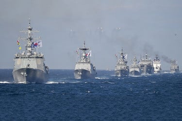 ট্রাম্পের যুদ্ধজাহাজ পাঠানোর আহ্বানে যা বলল দক্ষিণ কোরিয়া