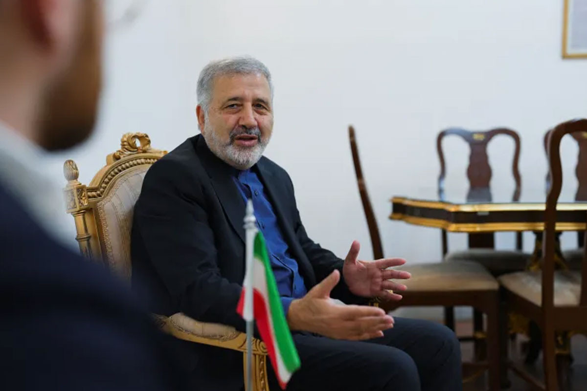 আরব উপসাগরীয় দেশের সঙ্গে সম্পর্কের পর্যালোচনা চায় ইরান