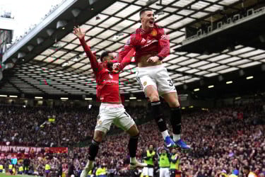 অ্যাস্টন ভিলাকে উড়িয়ে দিল ইউনাইটেড