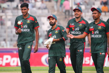 ম্যাচসেরা তামিম, সিরিজ সেরায় ভাগ বসালেন নাহিদ রানা