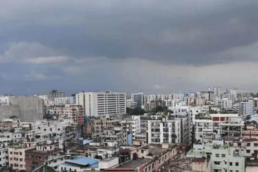 ঢাকায় মেঘলা থাকবে আকাশ, হতে পারে বজ্রবৃষ্টি