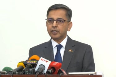বাংলাদেশিদের জন্য ট্যুরিস্ট ভিসা চালুর চেষ্টা অব্যাহত রয়েছে : প্রণয় ভার্মা