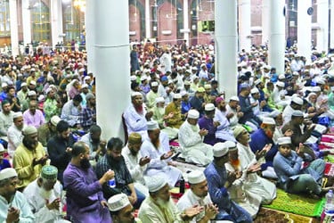 ভাবগাম্ভীর্যের মধ্য দিয়ে লাইলাতুল কদর পালিত