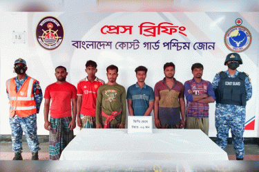 সুন্দরবনে ‘নানাভাই বাহিনী’র কাছে জিম্মি ৬ জেলে উদ্ধার