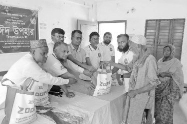 বিভিন্ন স্থানে ঈদসামগ্রী বিতরণ
