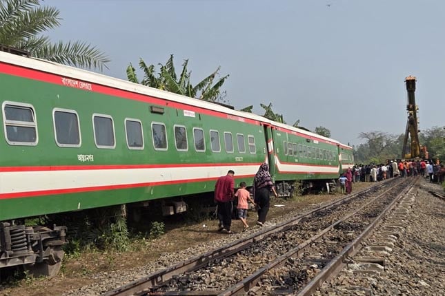 ২১ ঘণ্টা পর উত্তরাঞ্চলের সঙ্গে সারাদেশের ট্রেন চলাচল স্বাভাবিক