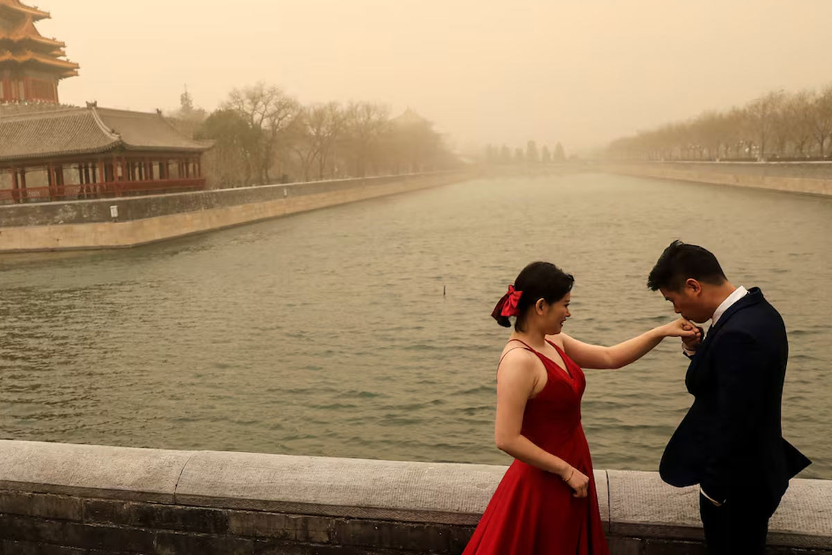 বসন্তে পড়ালেখা কমিয়ে প্রেম করার পরামর্শ দিল চীনা বিশ্ববিদ্যালয়