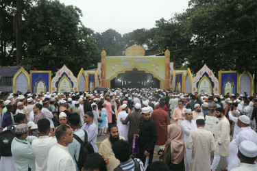জাতীয় ঈদগাহ ময়দানে মুসল্লির ঢল