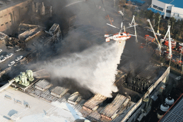 দক্ষিণ কোরিয়ার কারখানায় অগ্নিকাণ্ডে নিহত ১৪, আহত ৬০