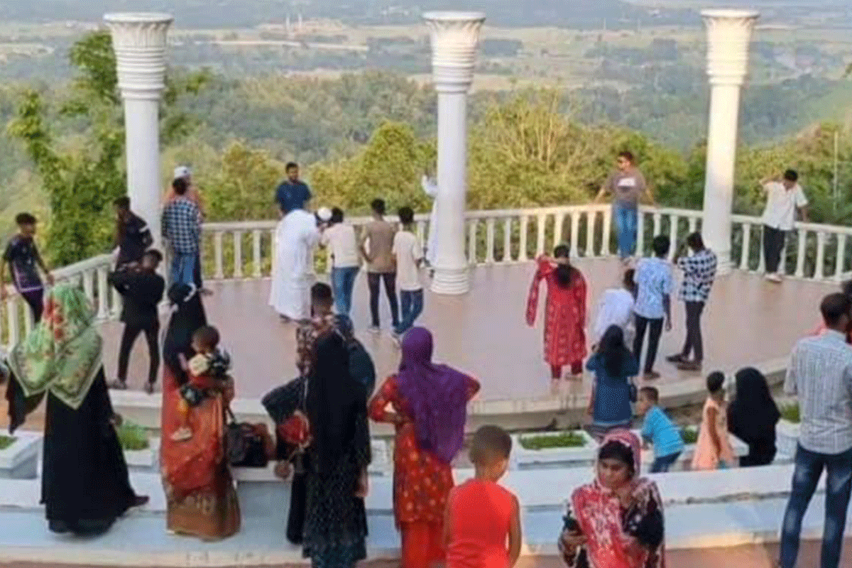 খাগড়াছড়ির পর্যটন স্পটগুলো এখন উৎসবের নগরী