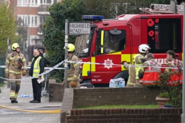 লন্ডনে ইহুদিদের চার অ্যাম্বুলেন্সে অগ্নিসংযোগ