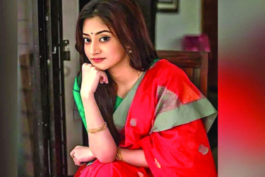পূজা চেরীর কষ্ট
