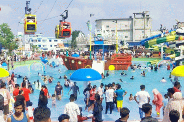 ঈদ আনন্দে মুখর নরসিংদীর ড্রিম হলিডে পার্ক, দর্শনার্থীদের ঢল