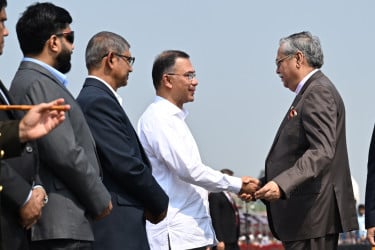 কুচকাওয়াজ অনুষ্ঠানে যোগ দিয়েছেন রাষ্ট্রপতি ও প্রধানমন্ত্রী