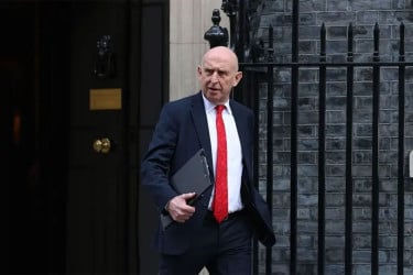 যুদ্ধের আগে ইরানকে গোয়েন্দা তথ্য দিয়েছে রাশিয়া : যুক্তরাজ্যের প্রতিরক্ষামন্ত্রী