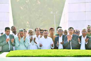 জিয়ার সমাধিতে তারেক রহমানের শ্রদ্ধা