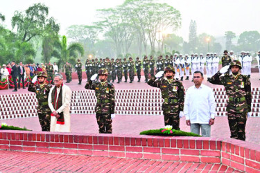 শ্রদ্ধা-ভালোবাসায় বীর শহীদদের স্মরণ