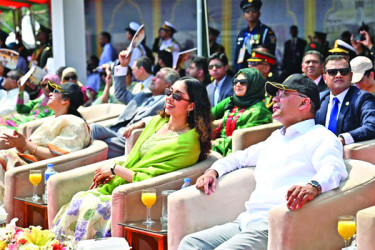 স্বাধীনতা দিবসে ১৮ বছর পর বর্ণাঢ্য কুচকাওয়াজ