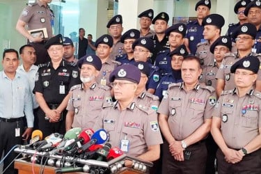 পুলিশের প্রথম এজেন্ডা আইনশৃঙ্খলা পরিস্থিতি নিয়ন্ত্রণ : আইজিপি