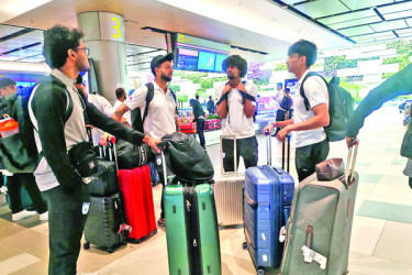 হামজারা এখন সিঙ্গাপুরে
