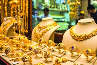 এক দিনে দুই দফায় সোনার দাম বেড়েছে ভরিতে ৬৫৯০ টাকা