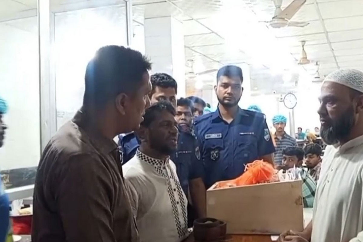 যশোরে অস্বাস্থ্যকর পরিবেশে খাবার তৈরি, হোটেলকে জরিমানা