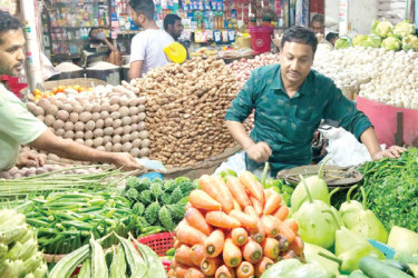 ঈদ শেষেও উত্তাপ কমেনি নিত্যপণ্যের বাজারে