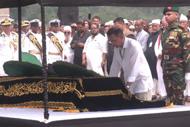 দিলারা হাফিজের জানাজা সম্পন্ন, কফিনে প্রধানমন্ত্রীর শ্রদ্ধা