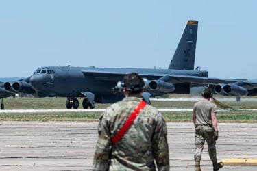 ইরান যুদ্ধে জড়িত মার্কিন বিমানের জন্য আকাশপথ বন্ধ করলো স্পেন