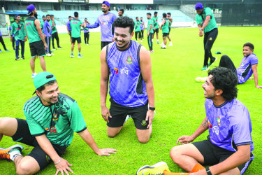 প্রিমিয়ার ক্রিকেটে জটিলতা কাটছে না