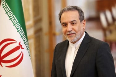 মার্কিন বাহিনীকে সরানোর এটাই সময়, সৌদি আরবকে ইরানের পররাষ্ট্রমন্ত্রী