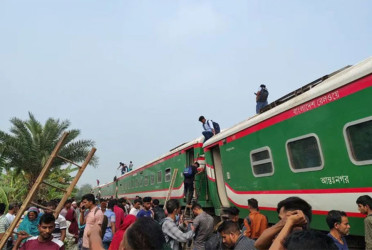 তিন পর্যায়ের অবহেলায় নীলসাগর এক্সপ্রেস লাইনচ্যুত