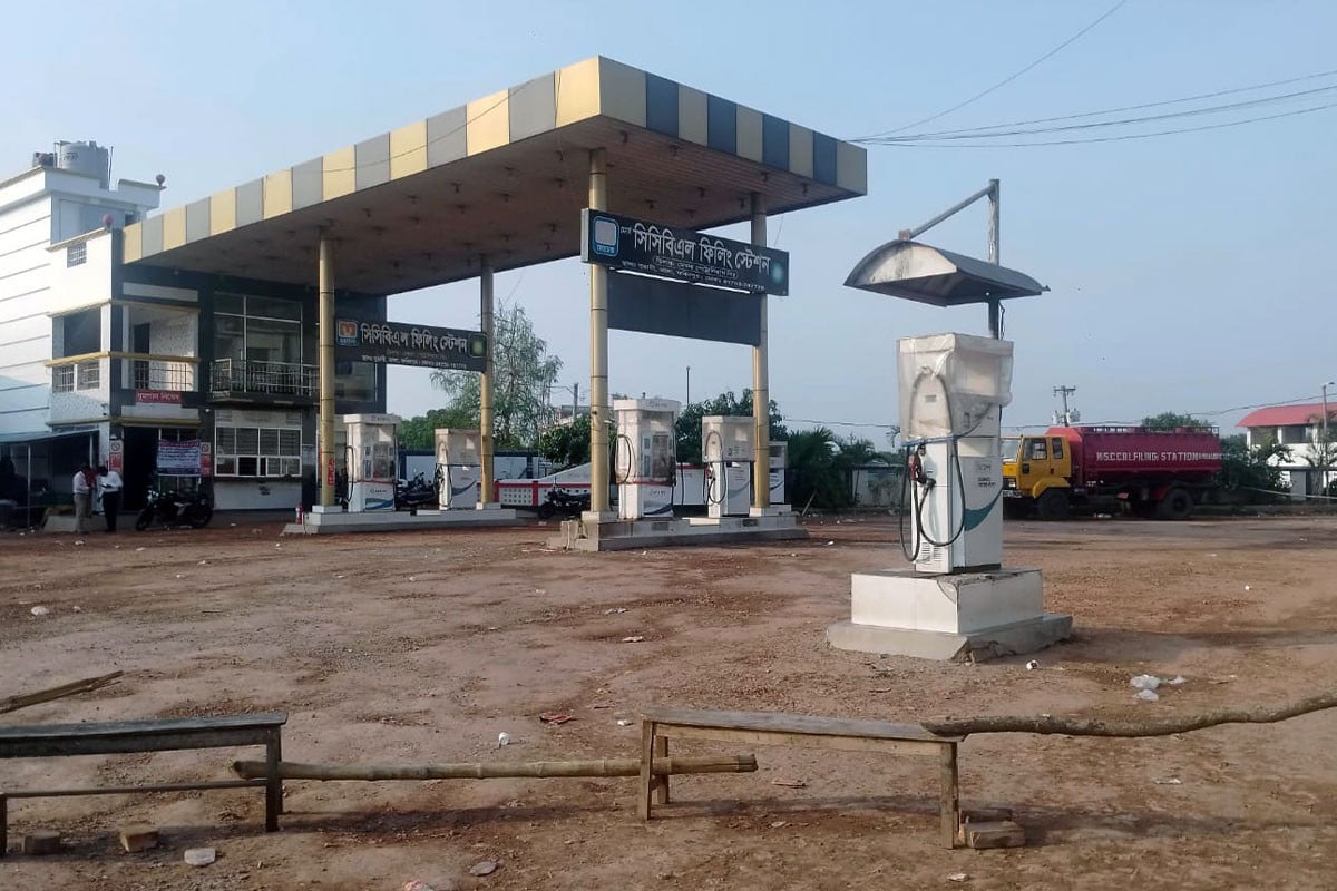 তেল না পেয়ে ভাঙ্গায় ফিলিং স্টেশনে হামলা, প্রতিবাদে পাম্প বন্ধ | | বাংলাদেশ প্রতিদিন