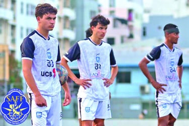 যুবাদের ফাইনালে ওঠার লড়াই