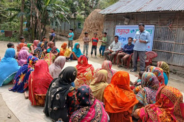 কু‌ড়িগ্রা‌মে নারীদের নি‌য়ে বসুন্ধরা শুভসংঘের সচেতনতামূলক উঠান বৈঠক