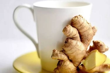 যে কারণে পান করবেন আদা চা