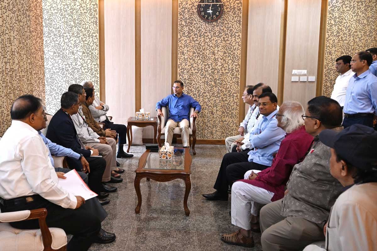 প্রধানমন্ত্রীর সঙ্গে পূজা উদযাপন পরিষদ প্রতিনিধিদলের সাক্ষাৎ