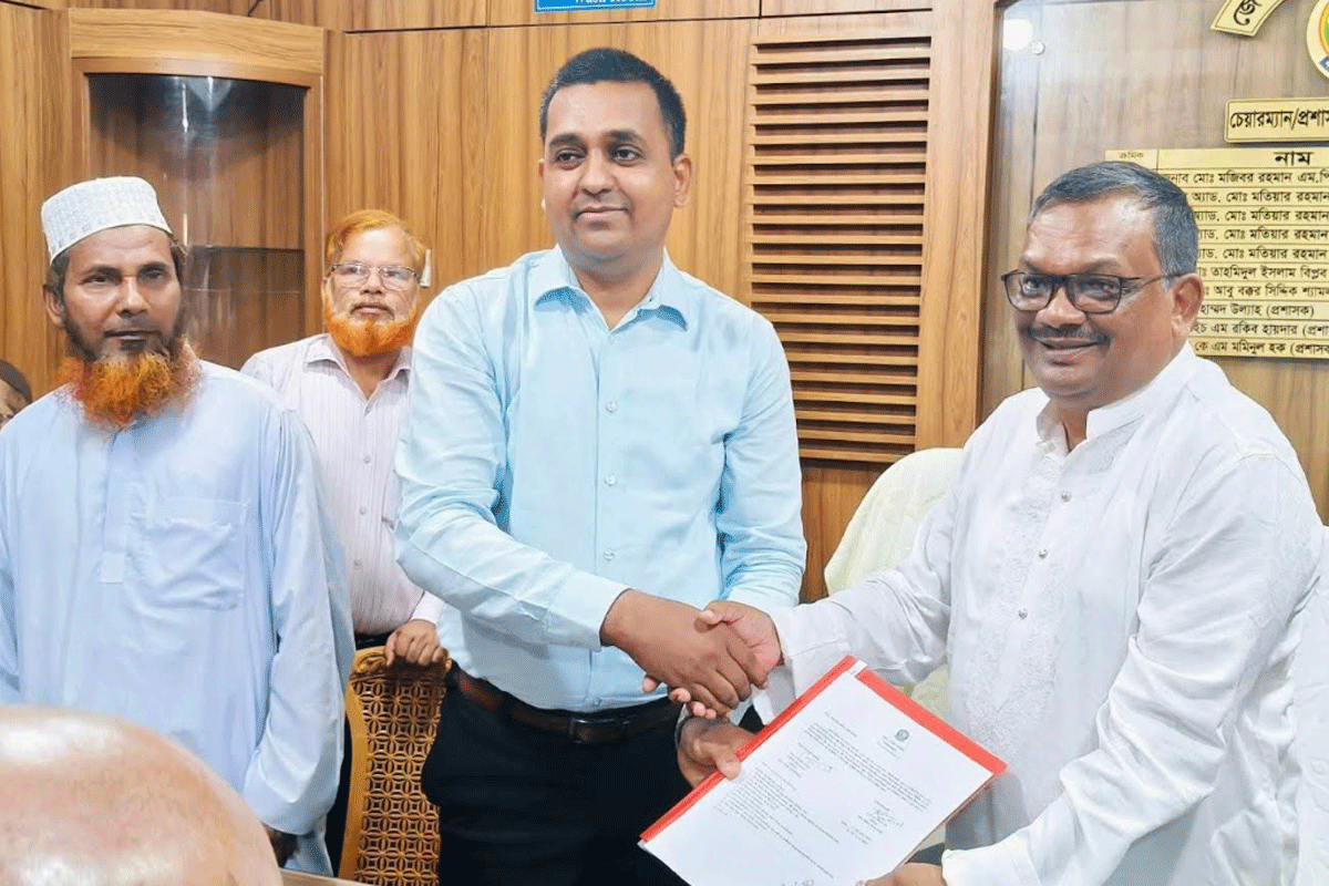 দায়িত্ব নিলেন লালমনিরহাট জেলা পরিষদের নতুন প্রশাসক